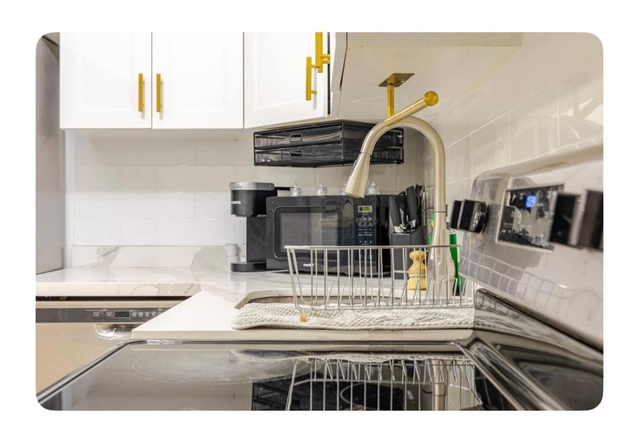 Luxurious 1000 Sq Ft Oasis Apartment Brampton Bagian luar foto